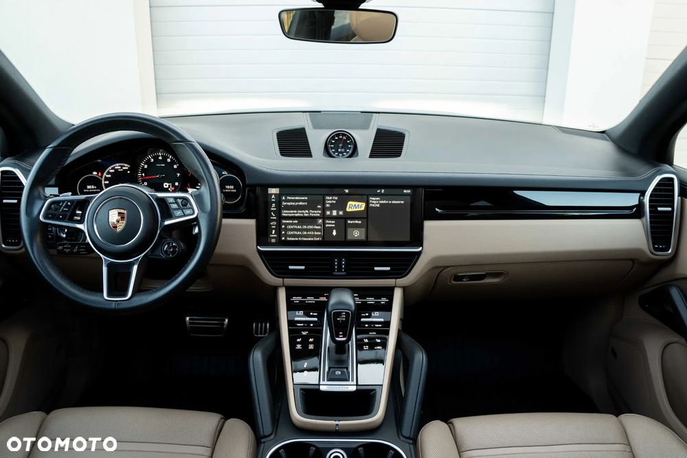 Porsche Cayenne S - 4