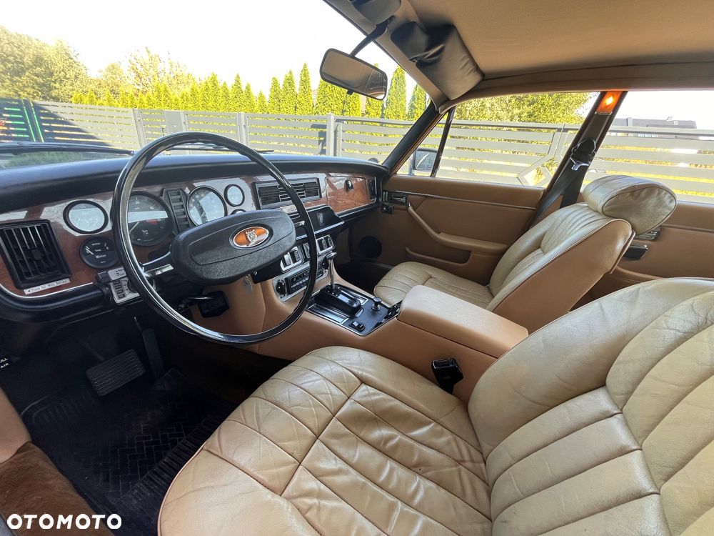 Jaguar XJ - 15