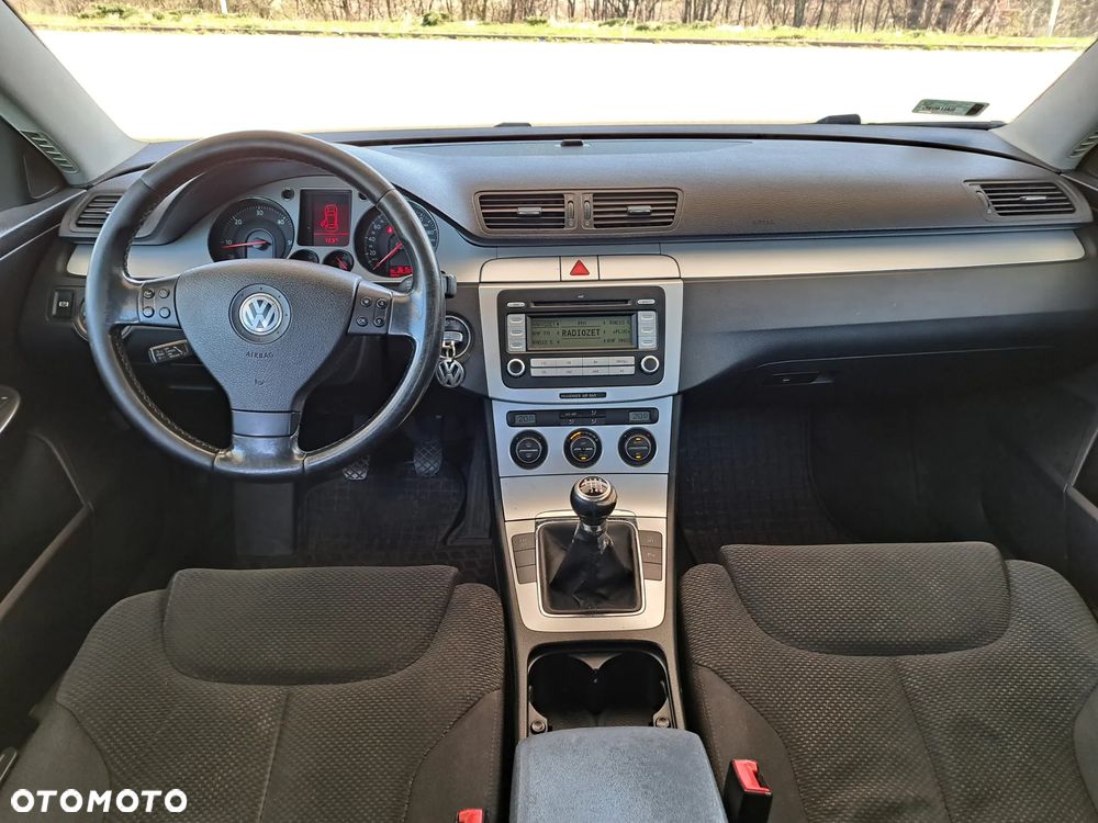 Volkswagen Passat - 19
