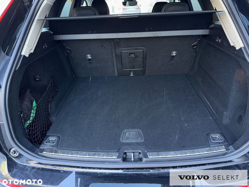 Volvo XC 60 B5 B AWD Plus Dark - 21