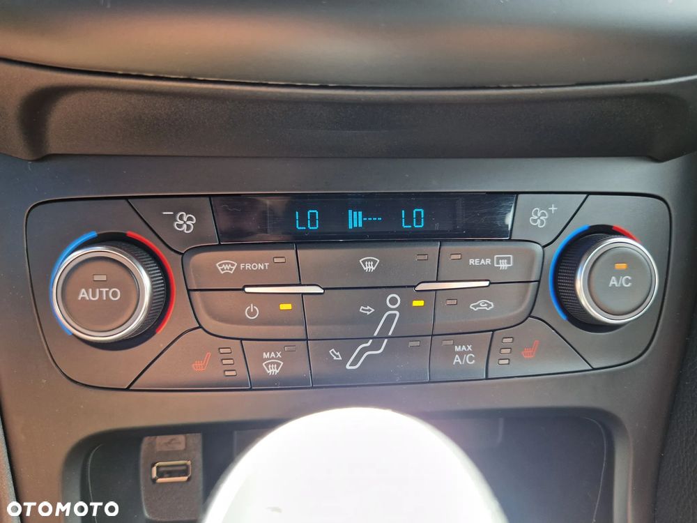 Ford Focus 1.0 EcoBoost ST-Line Red ASS - 23
