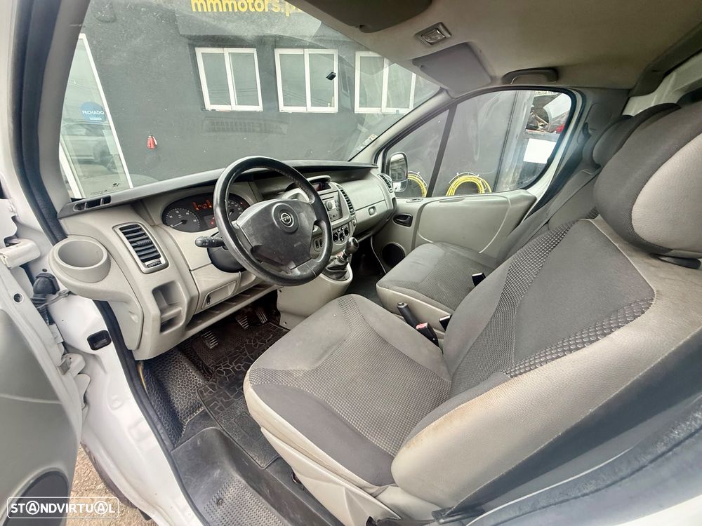 Opel Vivaro longa - 16