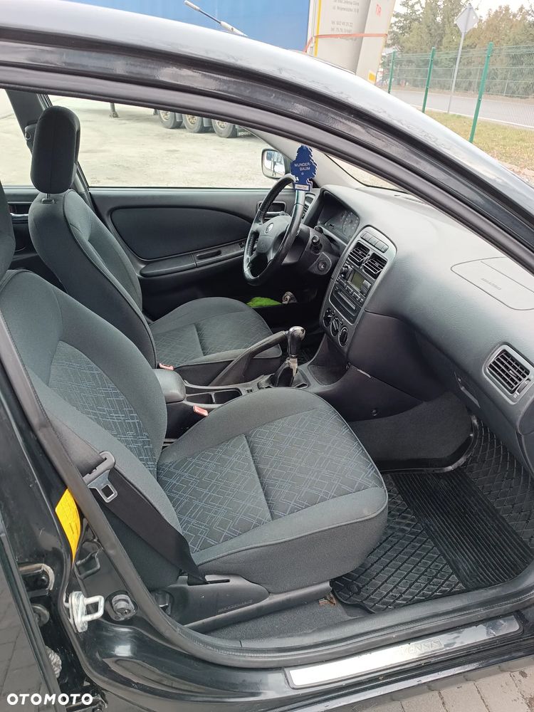 Toyota Avensis 1.8 VVT-i Terra Plus - 15