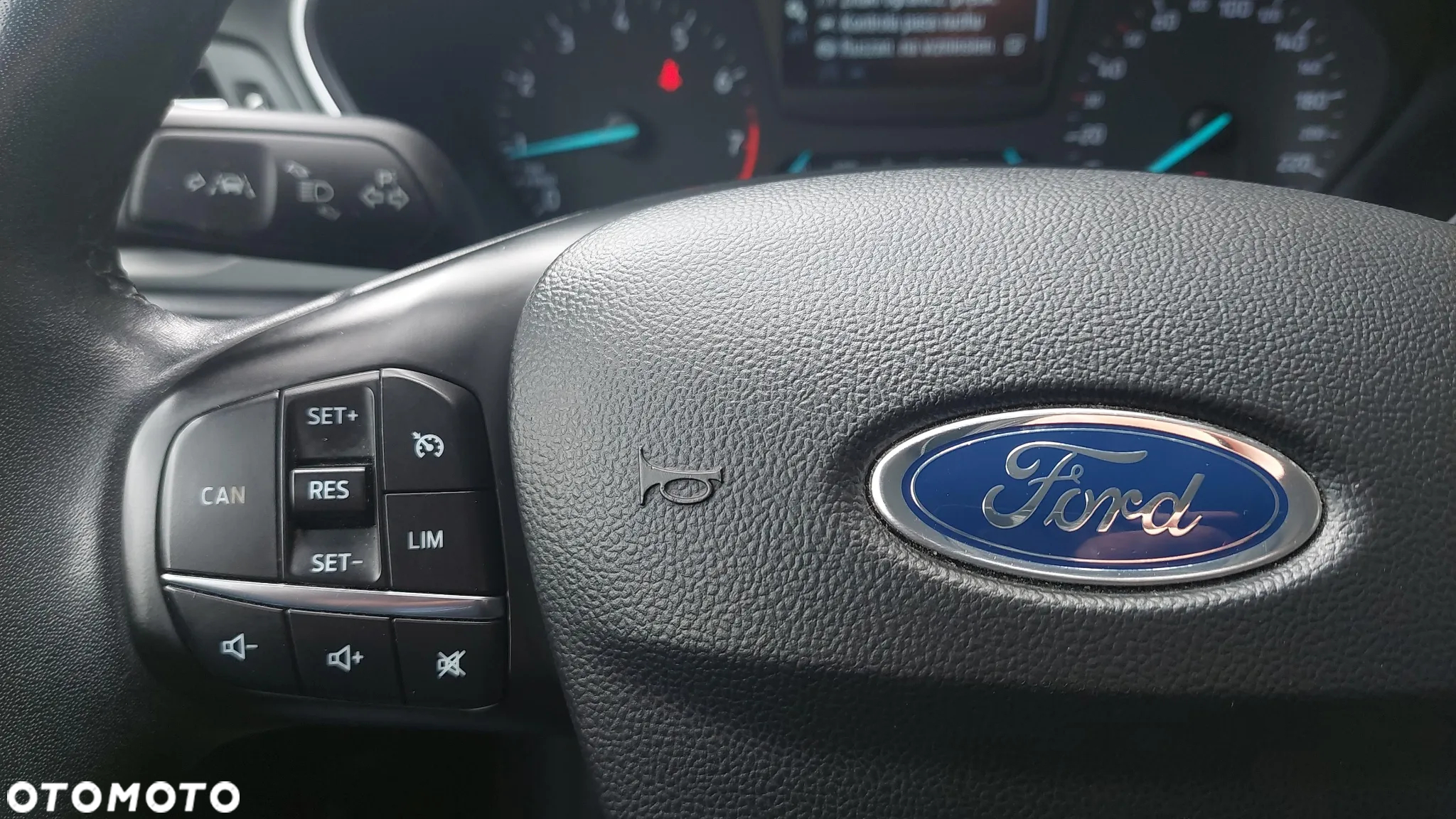 Ford Focus 1.0 EcoBoost Trend Edition - 22