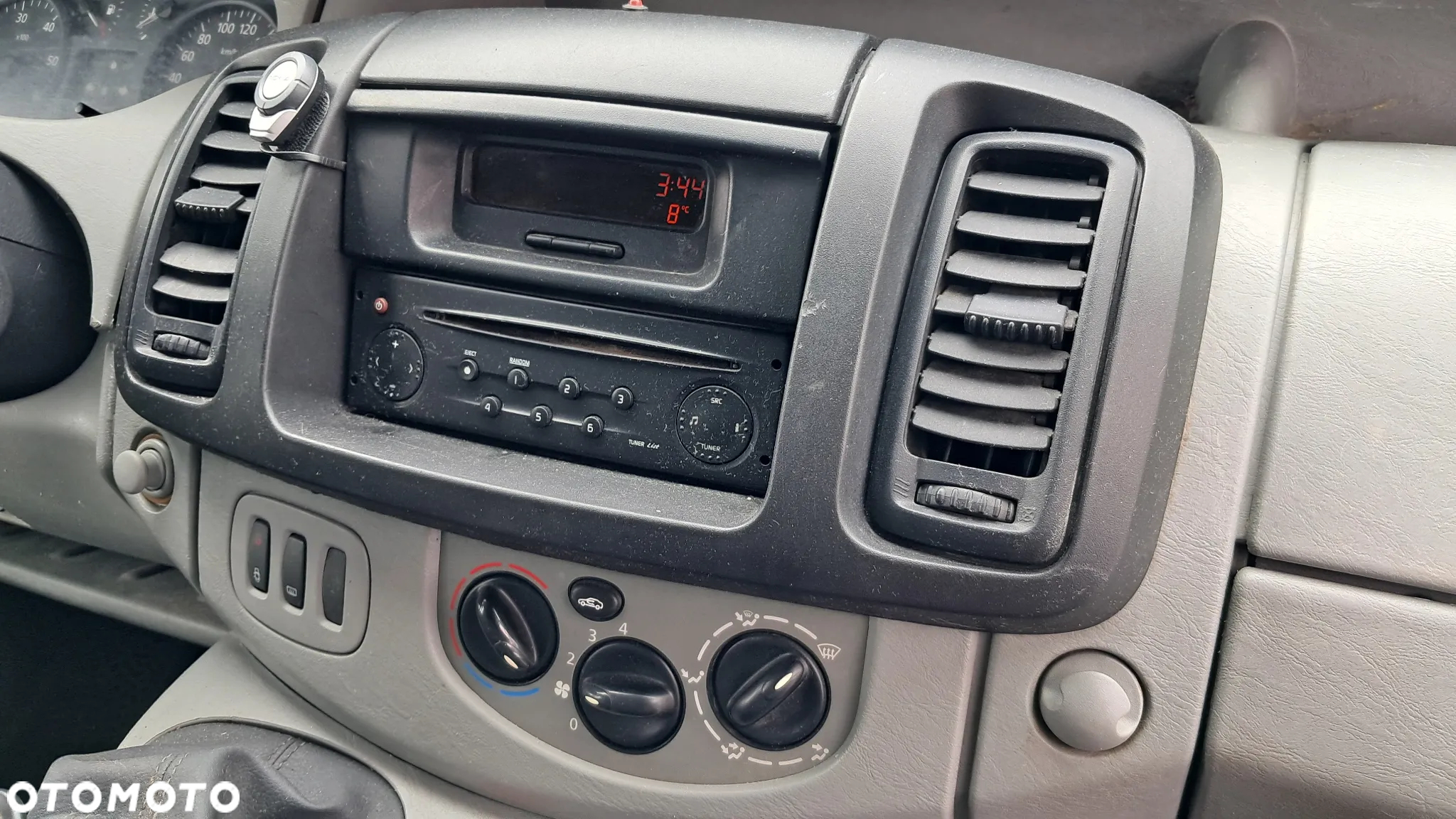 Renault TRAFIC - 6