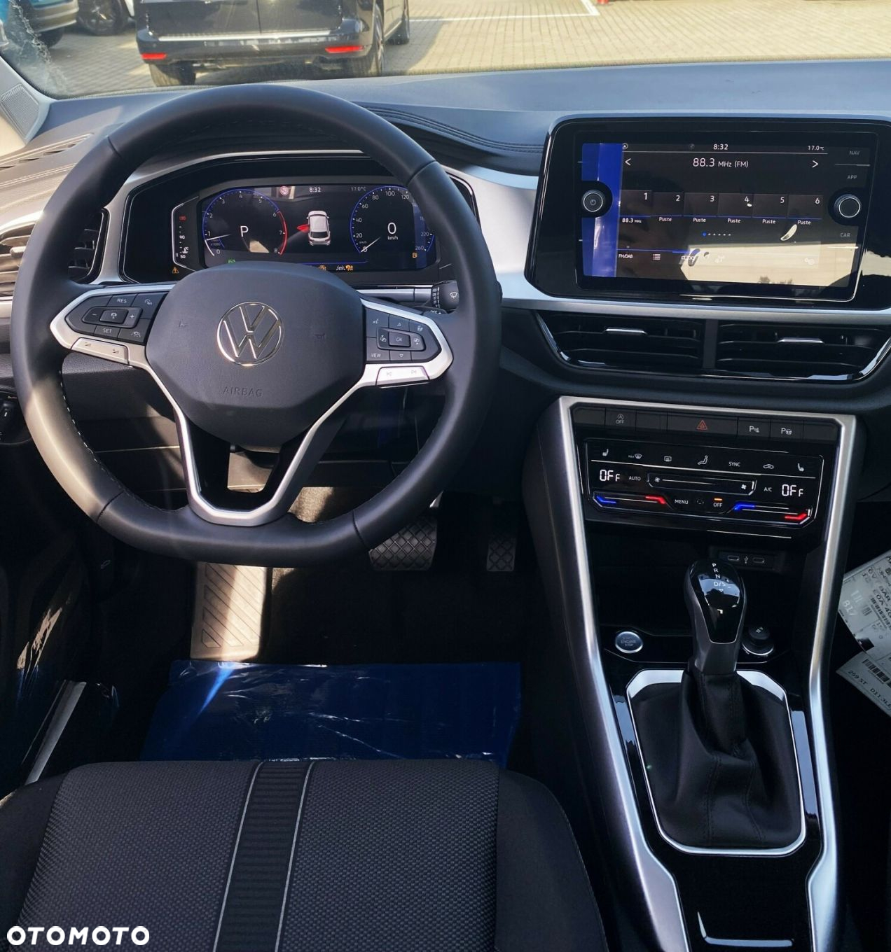 Volkswagen T-Roc - 9