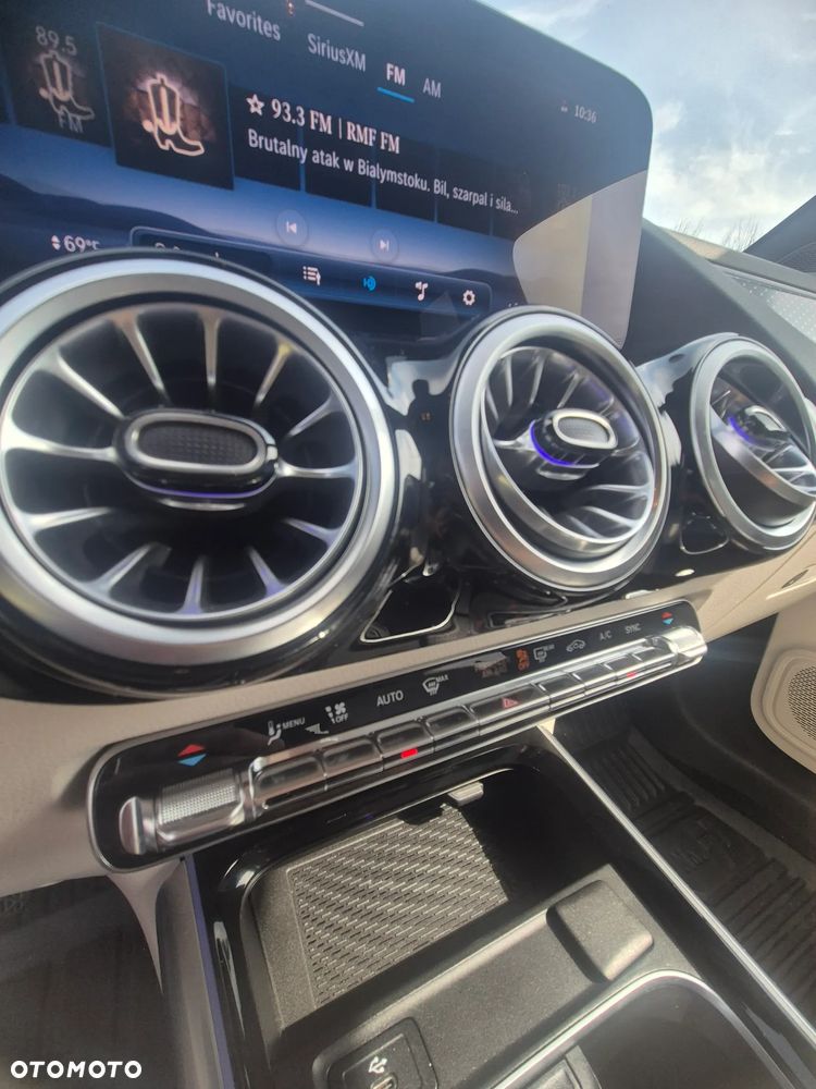 Mercedes-Benz GLA 250 4Matic 8G-DCT Style - 16