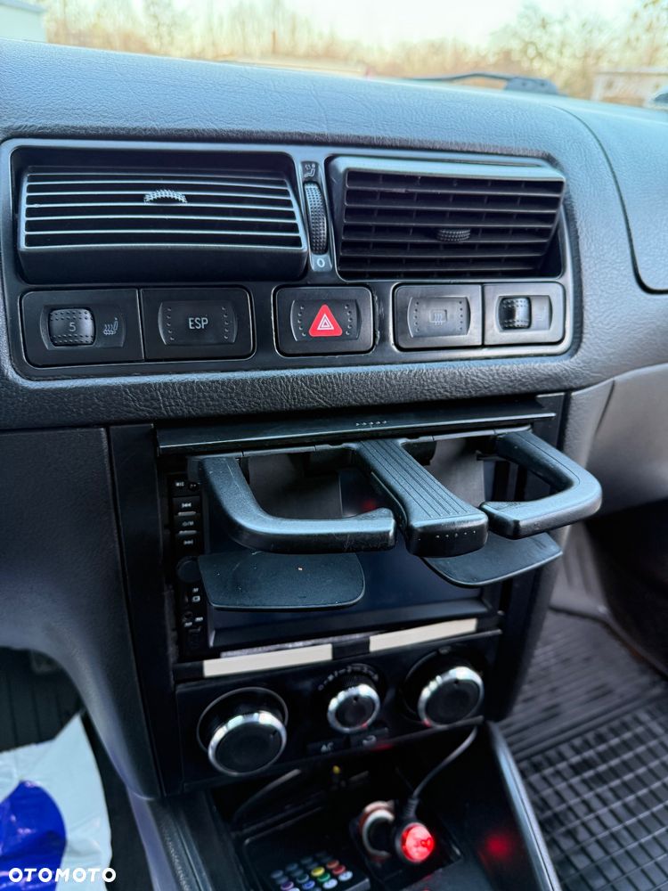 Volkswagen Golf 1.9 TDI Comfortline - 34