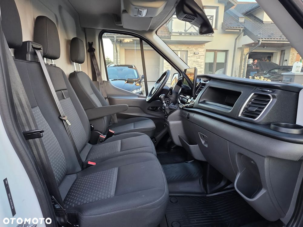 Ford Transit L4 RWD Trend - 17