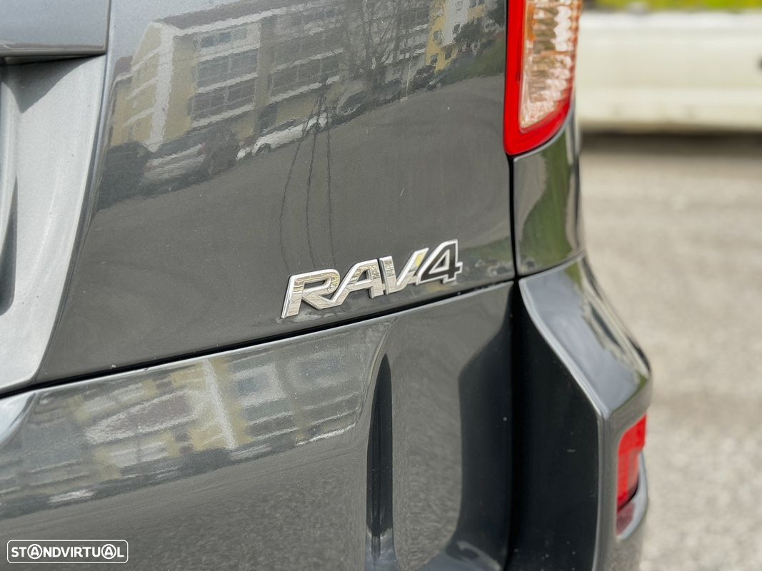 Toyota RAV4 2.2 D-4D X RF - 9
