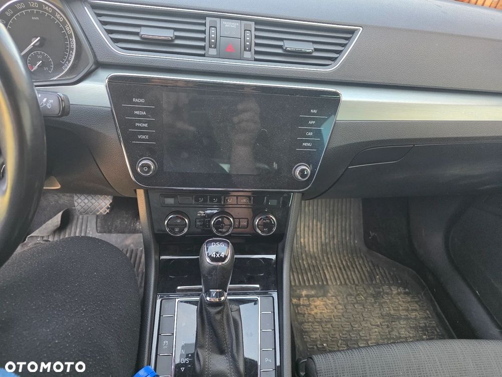 Skoda Superb 2.0 TDI 4x4 Style DSG - 6