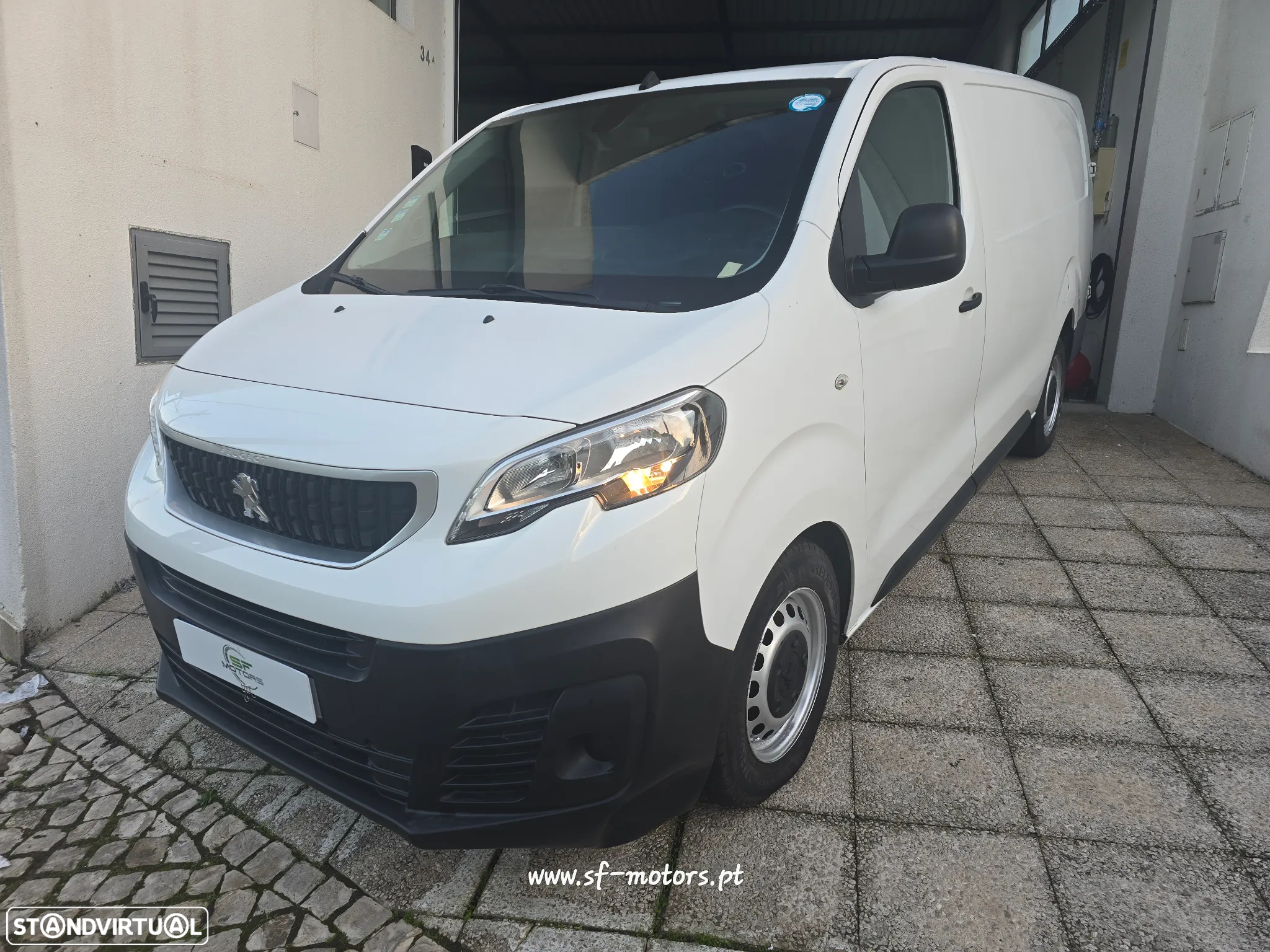 Peugeot Expert L2H1 - 2
