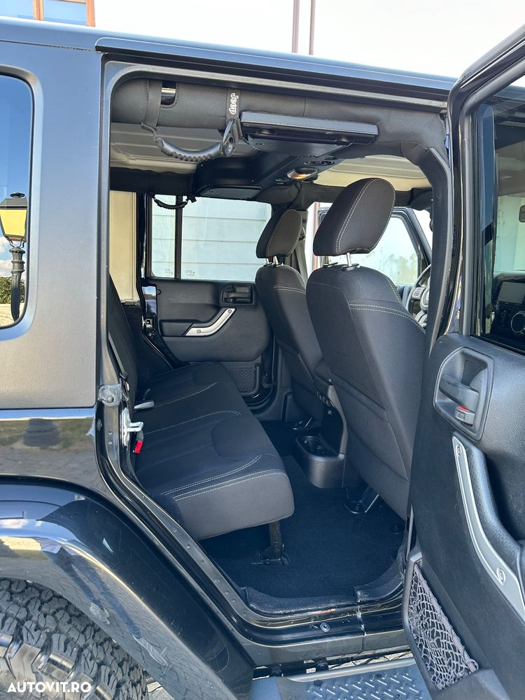 Jeep Wrangler - 33