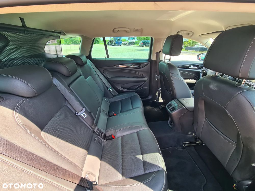 Opel Insignia - 30