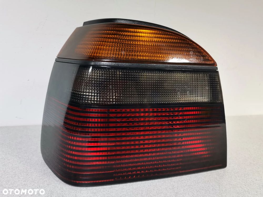 Lampa Tył Tylna LEWA VOLKSWAGEN GOLF III 3 H/B 3d 5d 92-98 HELLA
