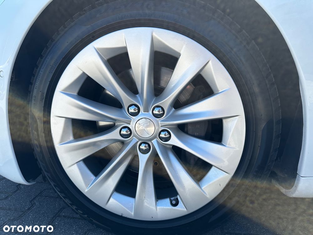 Tesla Model S 90 D - 4