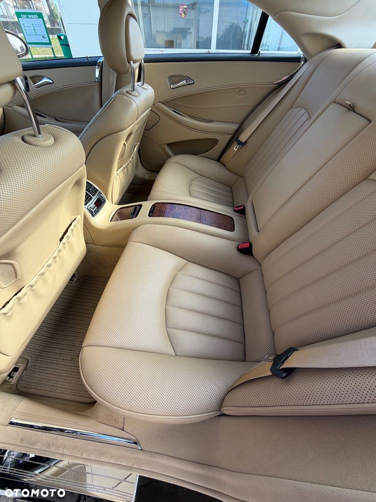 Mercedes-Benz CLS 500 - 10