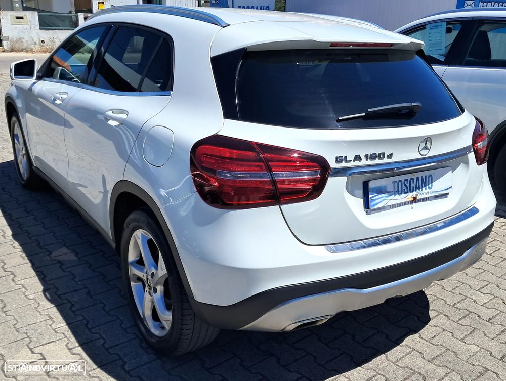Mercedes-Benz GLA 180 d - 3