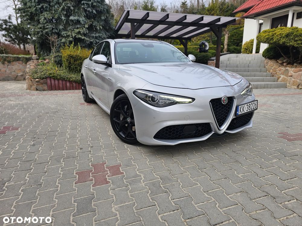 Alfa Romeo Giulia 2.0 Turbo 16V AT8-Q4 Veloce Ti - 5