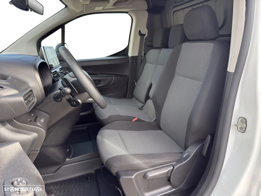 Citroën Berlingo 1.2 PureTech 130cv EAT8 - 11