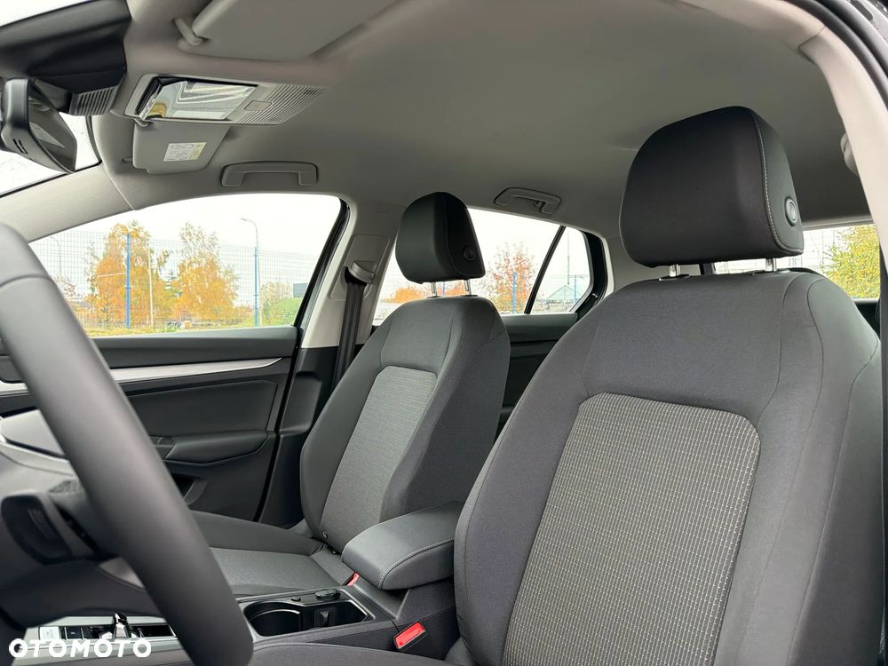 Volkswagen Golf 1.5 eTSI mHEV Pure DSG - 12
