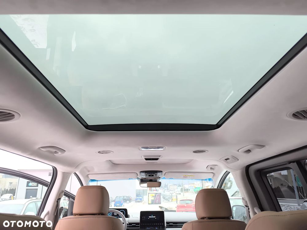 Hyundai Staria 1.6 T-GDI HEV Luxury - 21