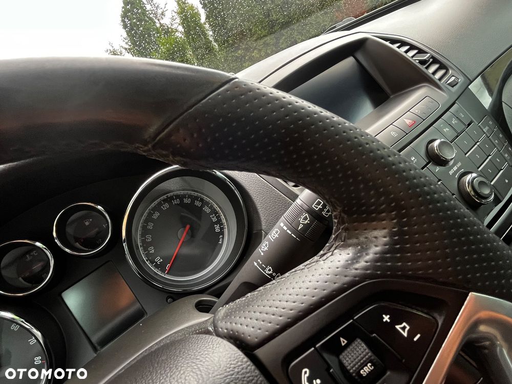 Opel Insignia 2.0 Turbo 4x4 Sport - 25