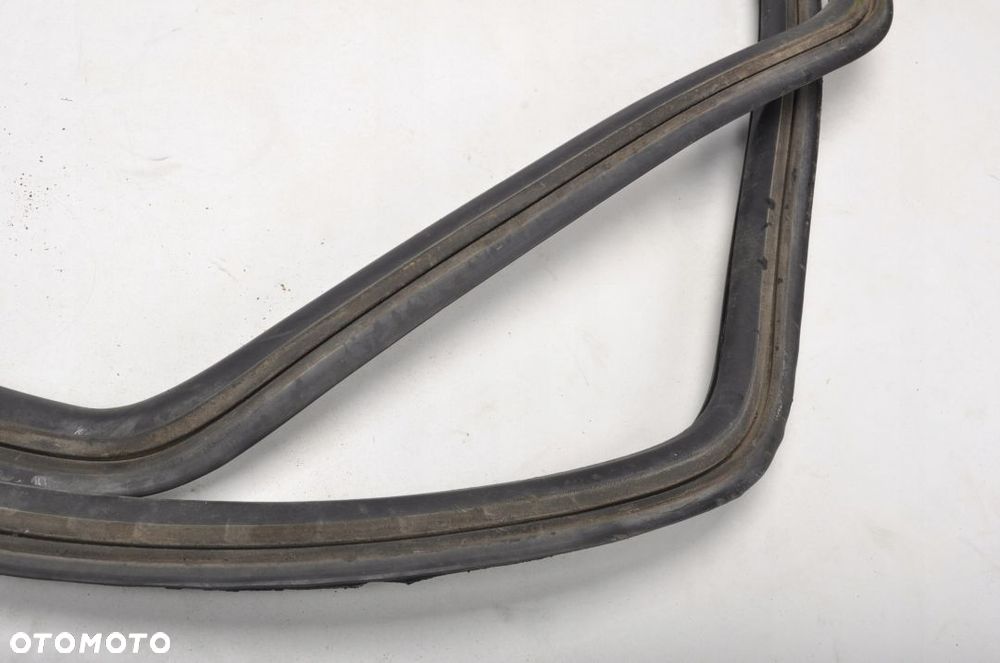 PORSCHE 911 II 930 USZCZELKA SZYBY CZOŁOWEJ - 2