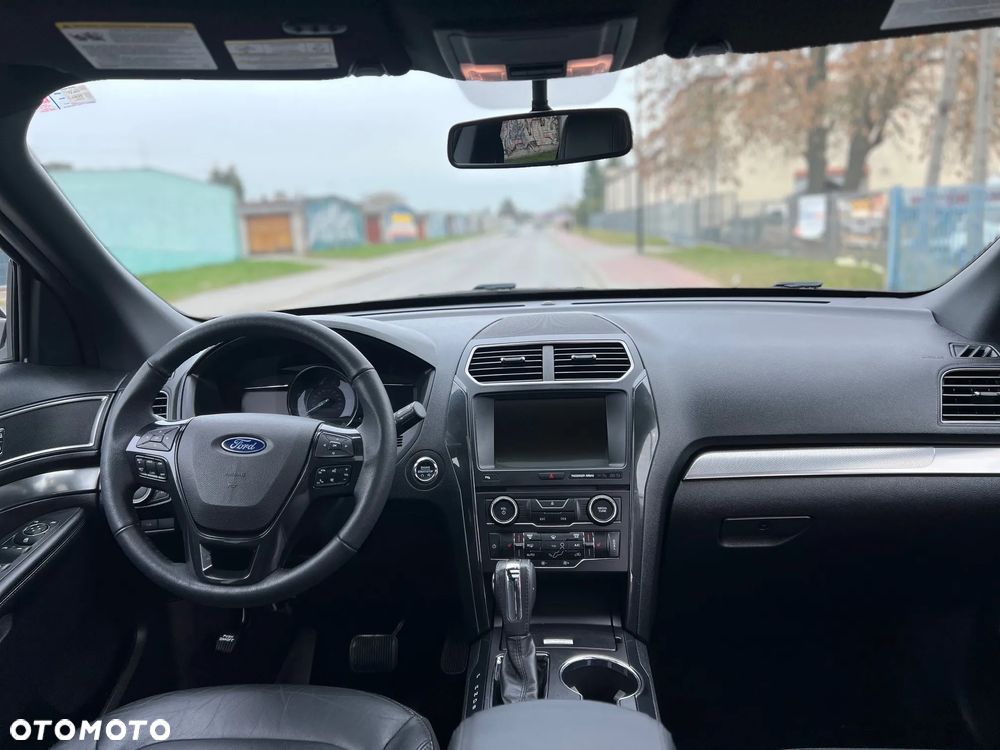 Ford Explorer EcoBoost Plug-in Hybrid ST-LINE - 4
