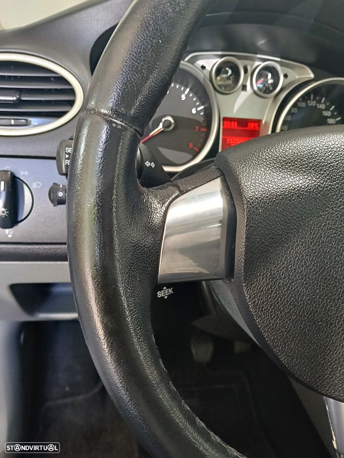 Ford Focus SW 1.4 16V Trend - 21