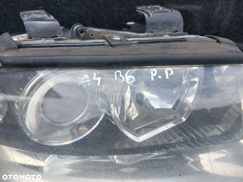 Audi A4 B6 lampa przednia prawa Xenon - 2