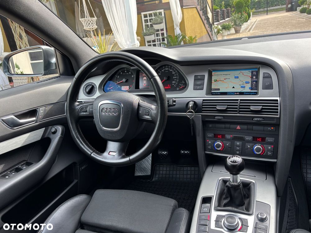 Audi A6 Avant 2.4 - 7