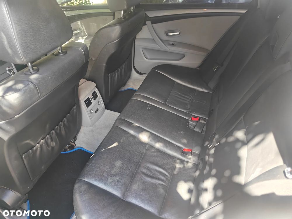 BMW Seria 5 525d xDrive - 22