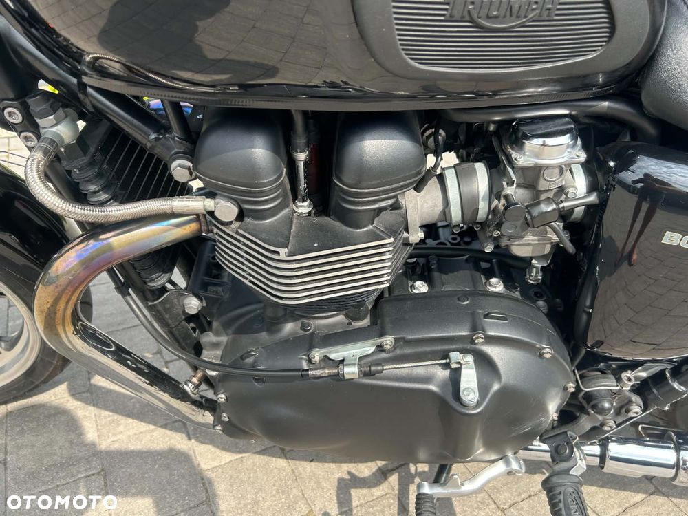 Triumph Bonneville - 6