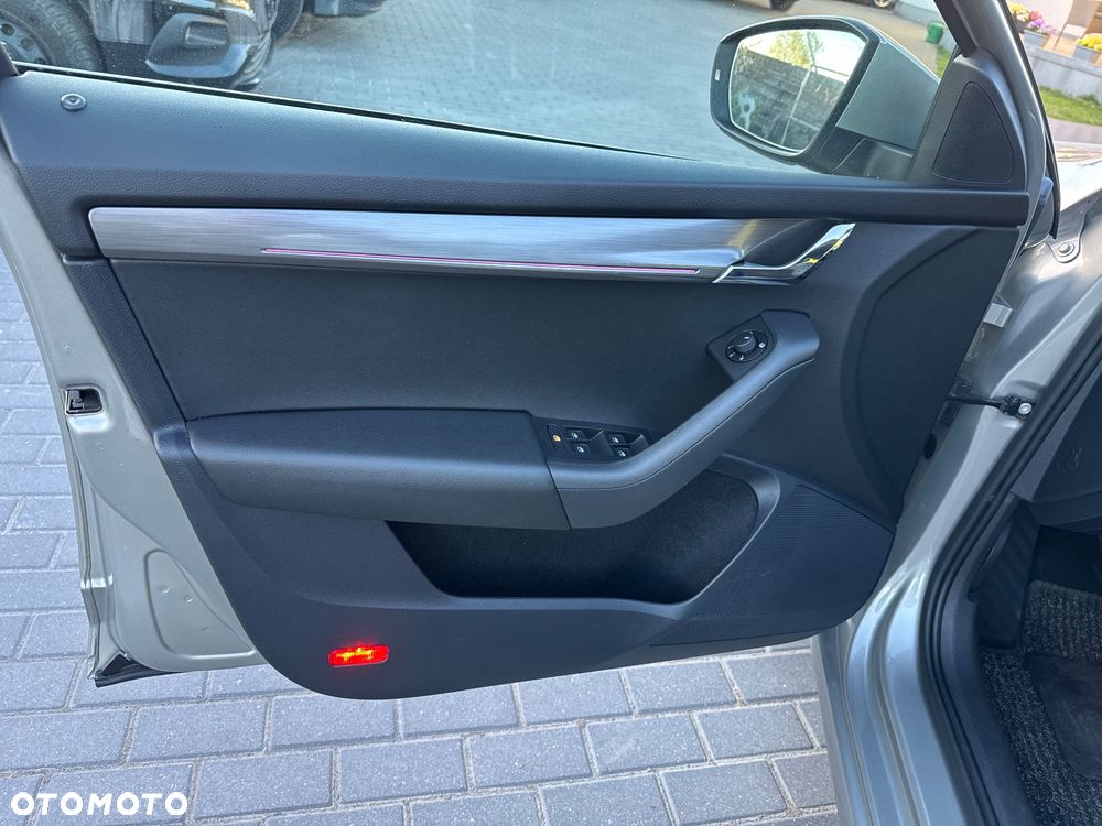 Skoda Octavia 1.6 TDI Premium Edition - 24