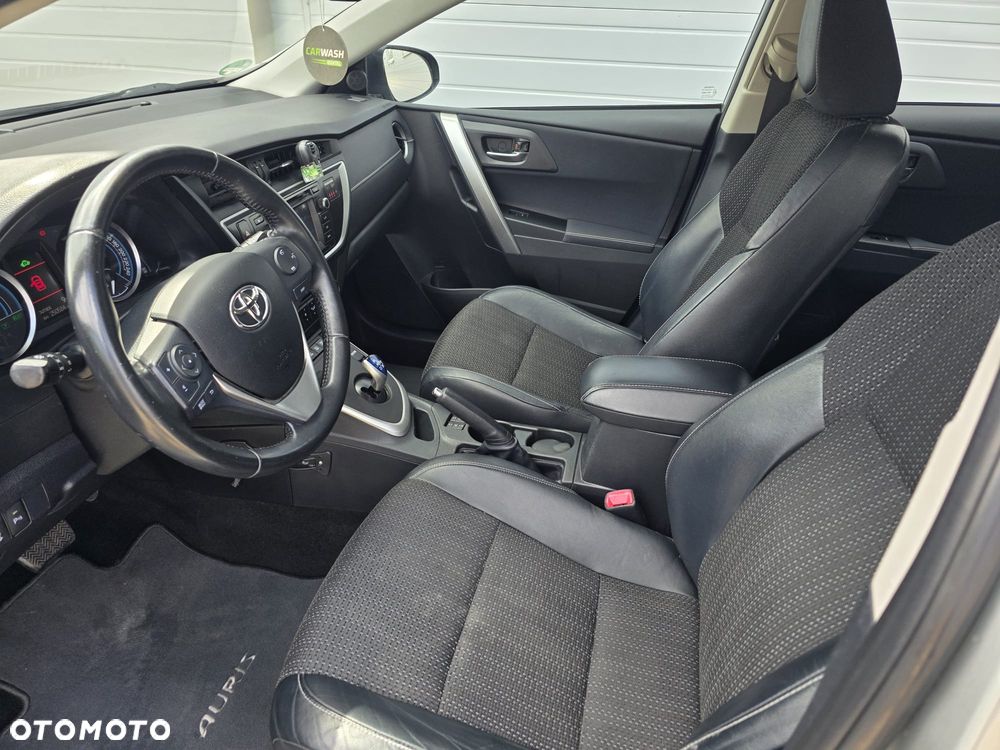Toyota Auris 1.8 HSD Luna - 19