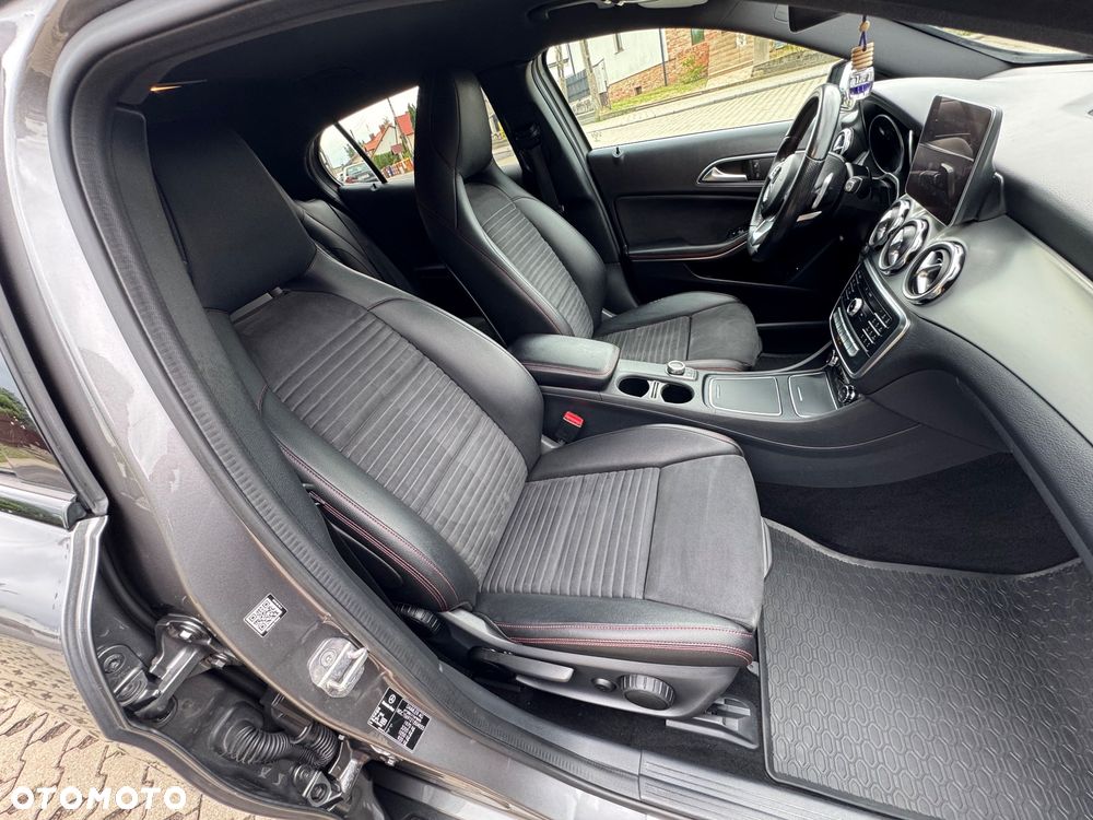 Mercedes-Benz GLA - 30