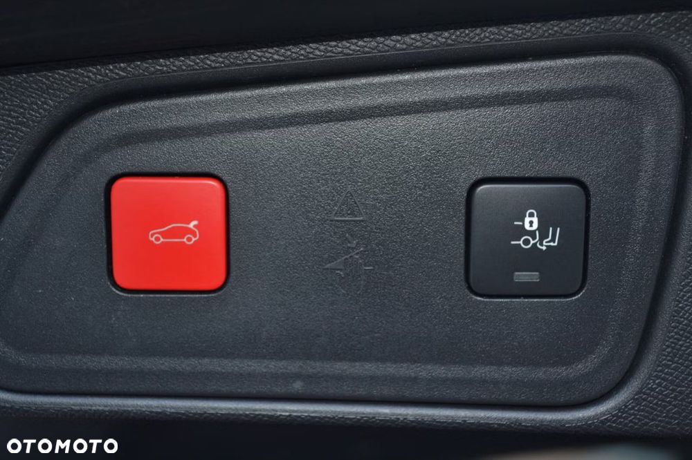 Peugeot 3008 1.6 PureTech Hybrid4 PHEV GT Pack S&S EAT8 - 23