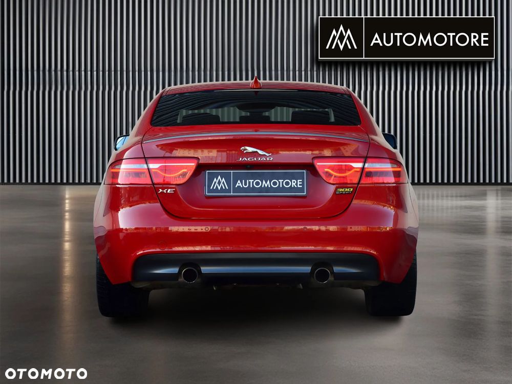 Jaguar XE 2.0 T AWD 300 Sport - 7