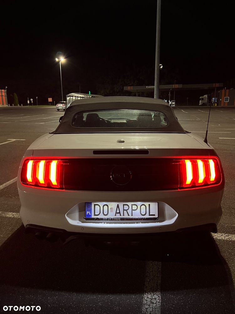 Ford Mustang 5.0 V8 GT - 12