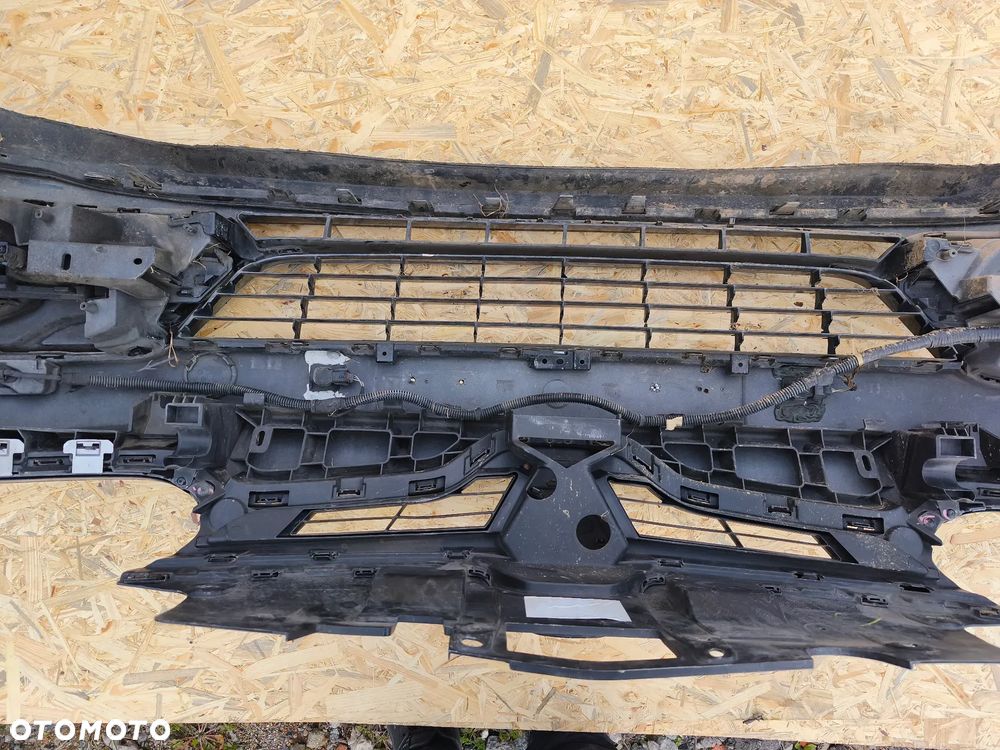 ZDERZAK PRZEDNI RENAULT MEGANE III LIFT PH2 - 16