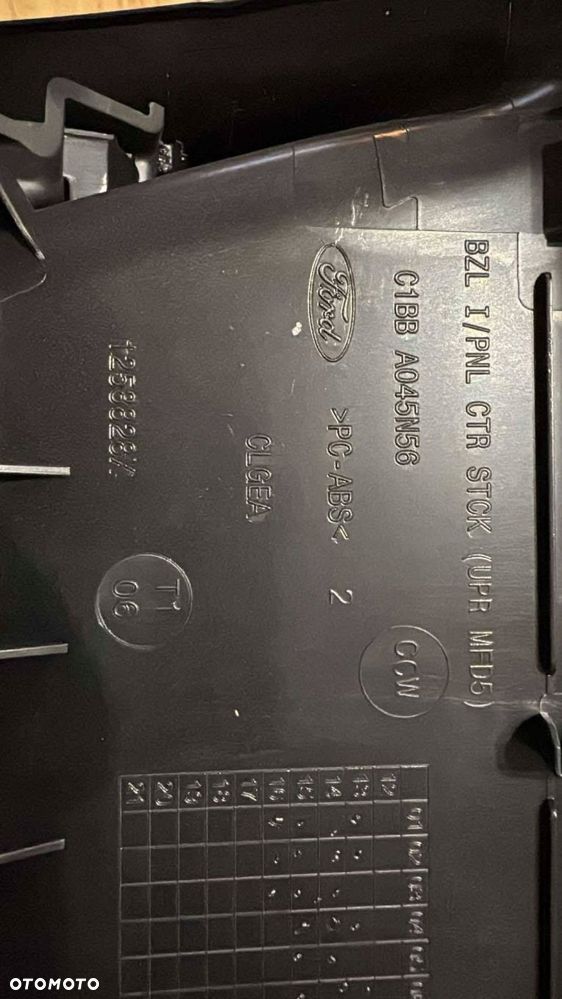 osłona/daszek wyświetlacza ford fiesta mk7 lift - 4