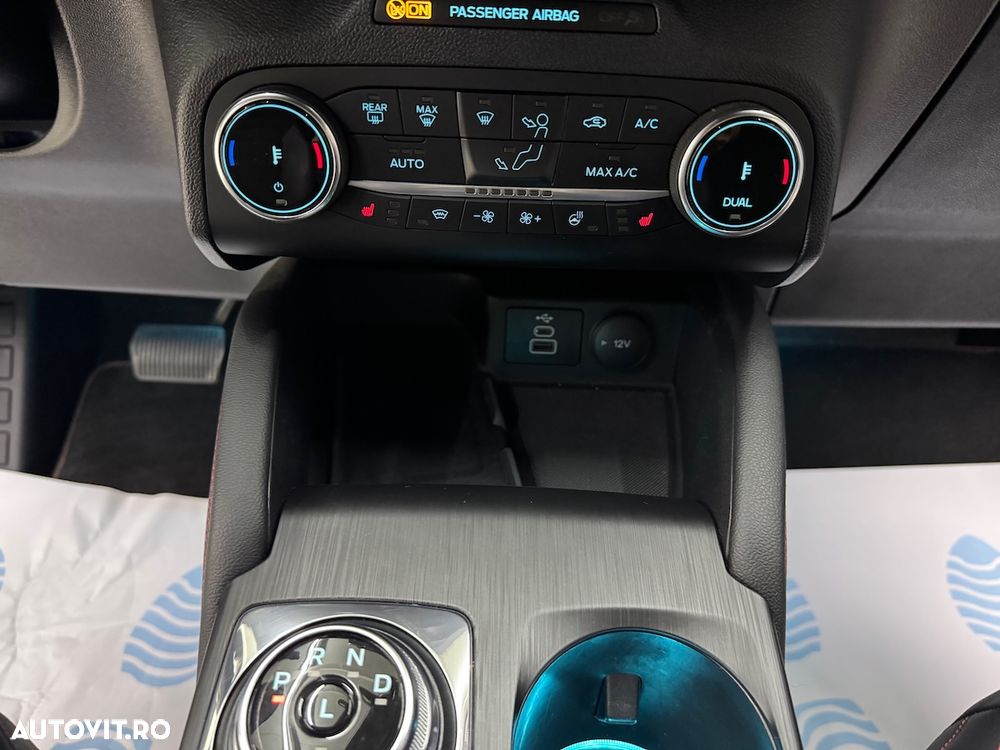 Ford Kuga 2.5 Duratec PHEV ST-LINE X - 35