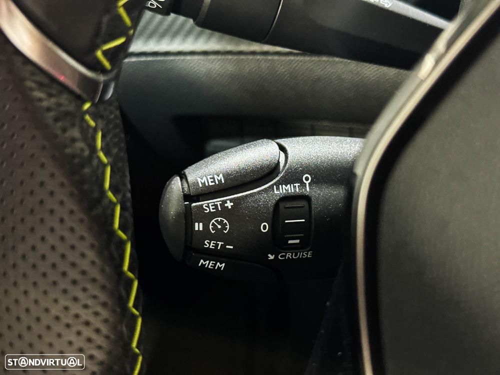 Peugeot e-208 51 kWh GT - 48