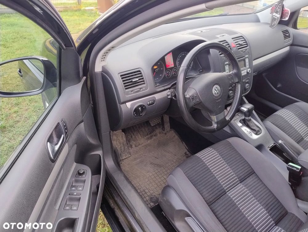 Volkswagen Golf - 11
