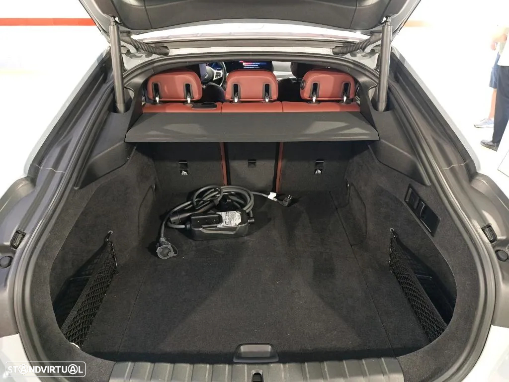BMW i4 eDrive40 Desportiva M - 14