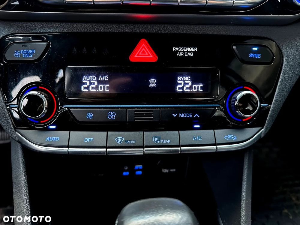 Hyundai IONIQ Plug-in hybrid Premium - 12