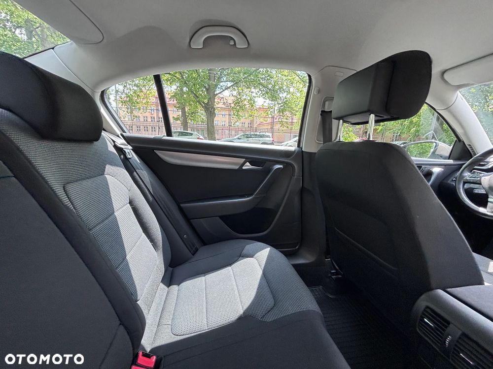 Volkswagen Passat 1.8 TSI Comfortline - 27