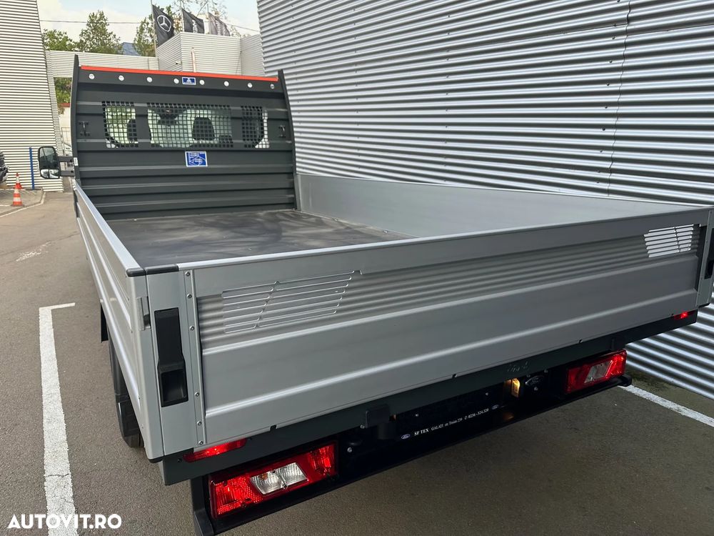 Ford Transit - 12