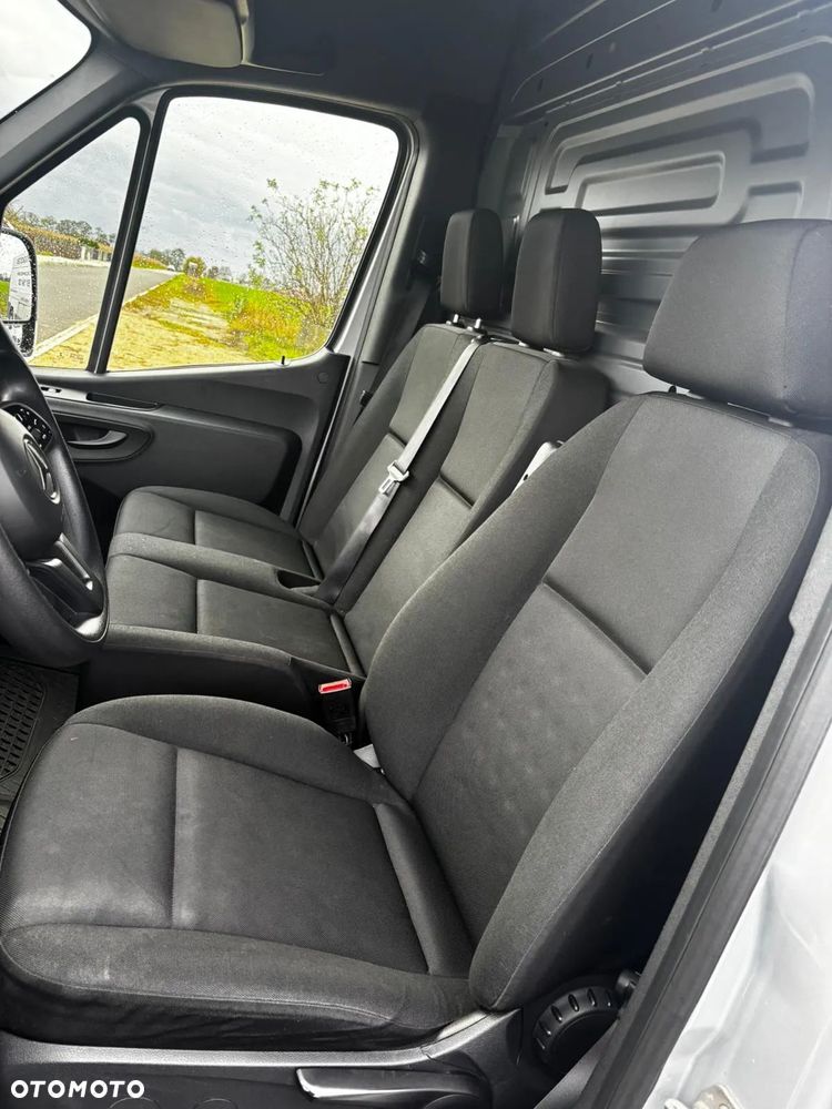Mercedes-Benz Sprinter - 15
